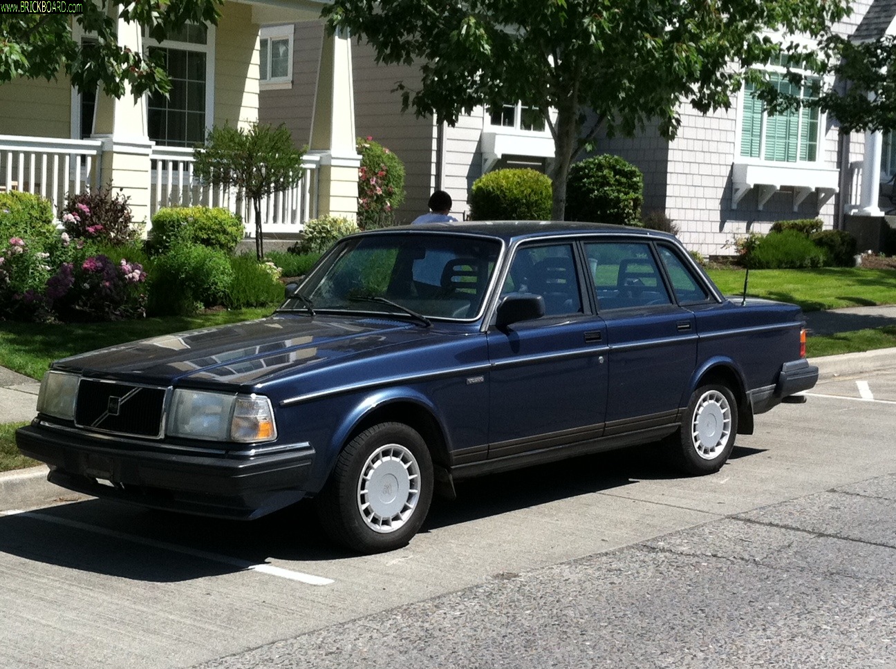 Volvo  -- 1989 Volvo 240 DL