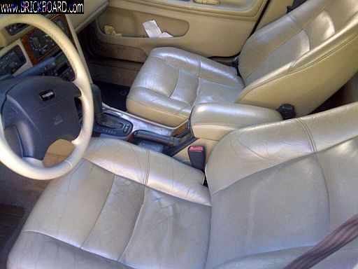 Volvo  -- v70 airbag