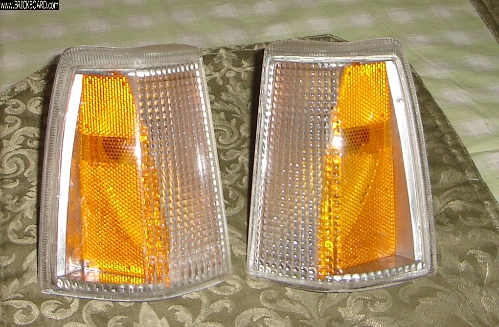 Volvo  -- Volvo 700series parking lights