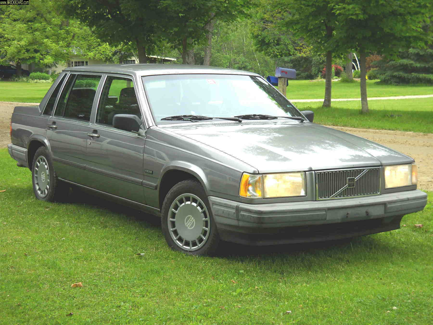 Volvo 700 -- 740 GL