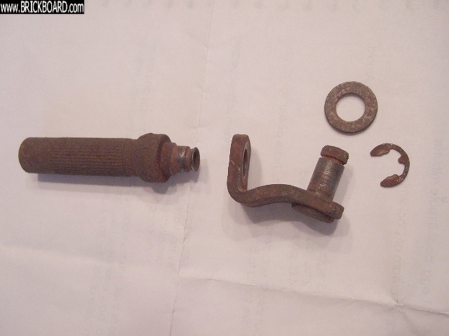 Volvo 200 -- Volvo 240 gear selector rod at adjuster end