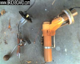 Volvo 700 -- Fuel Sending Unit
