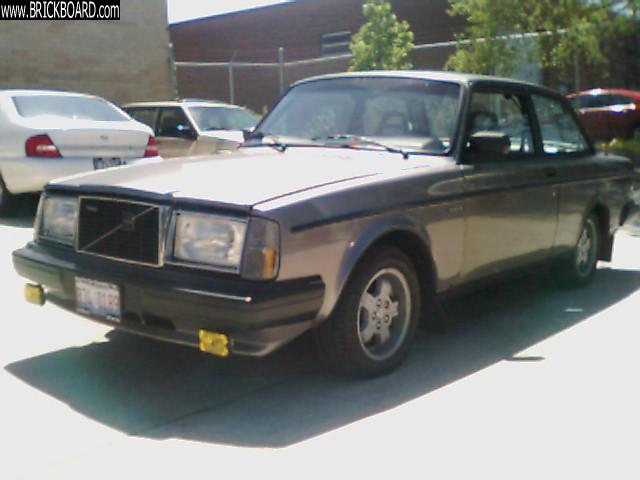 Volvo 200 -- 1984 242