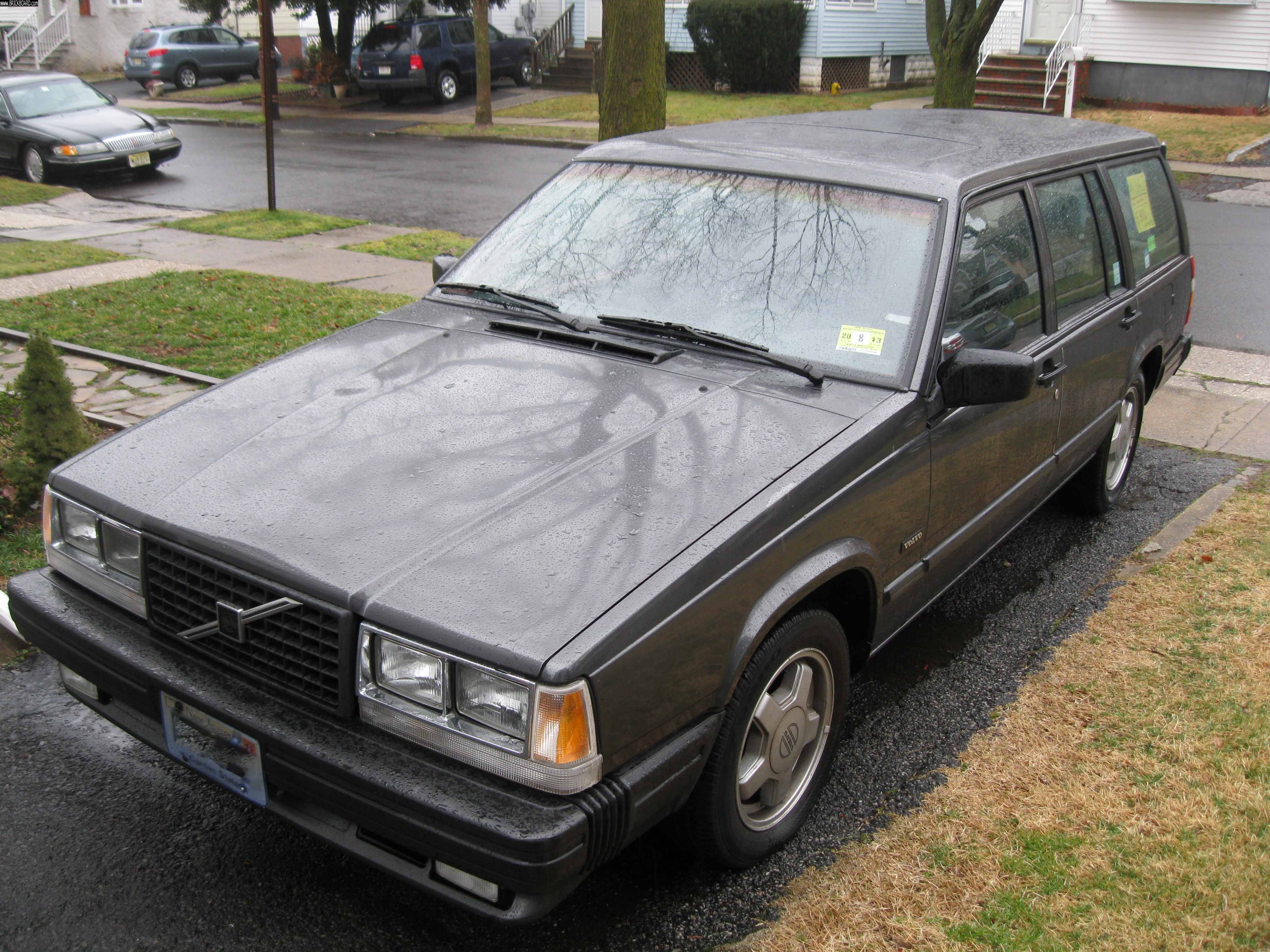 Volvo 700 -- 745T