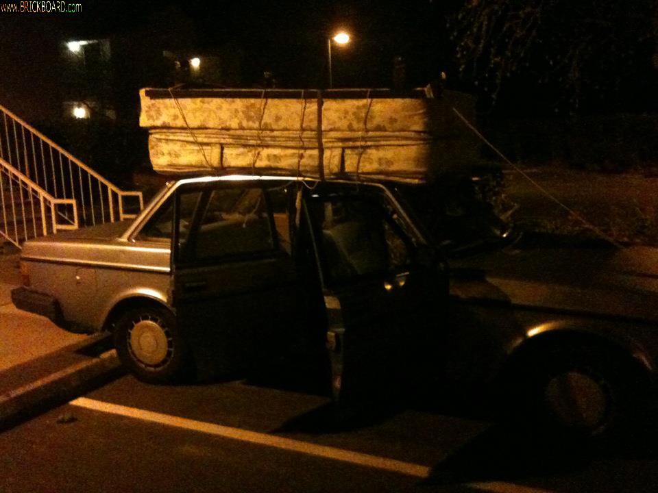 Volvo 200 -- 1985 VOLVO 240 DL Bed moving