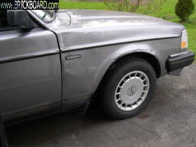 Volvo  -- New Door, Damaged Fender