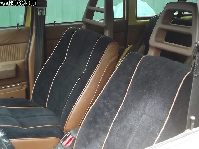 Volvo 200 -- 245 Wagon b
