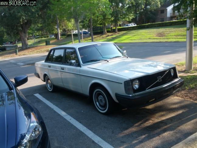 Volvo 200 -- Finished the other side