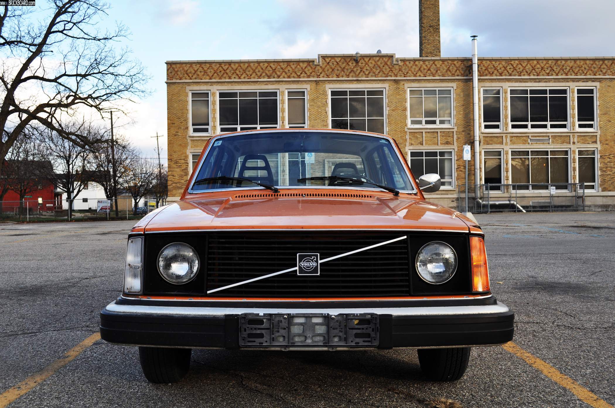 Volvo 200 -- Julius