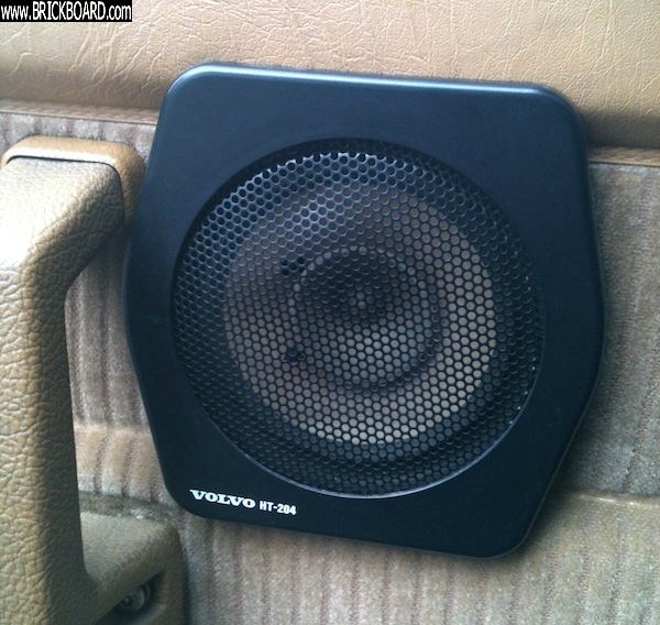 Volvo 200 -- 1991 245SE Speaker