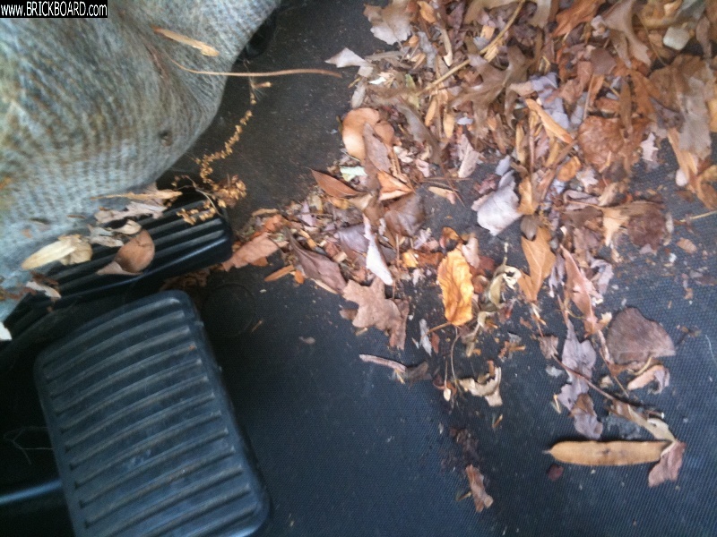 Volvo 200 -- re: 87 245 auto - leaves