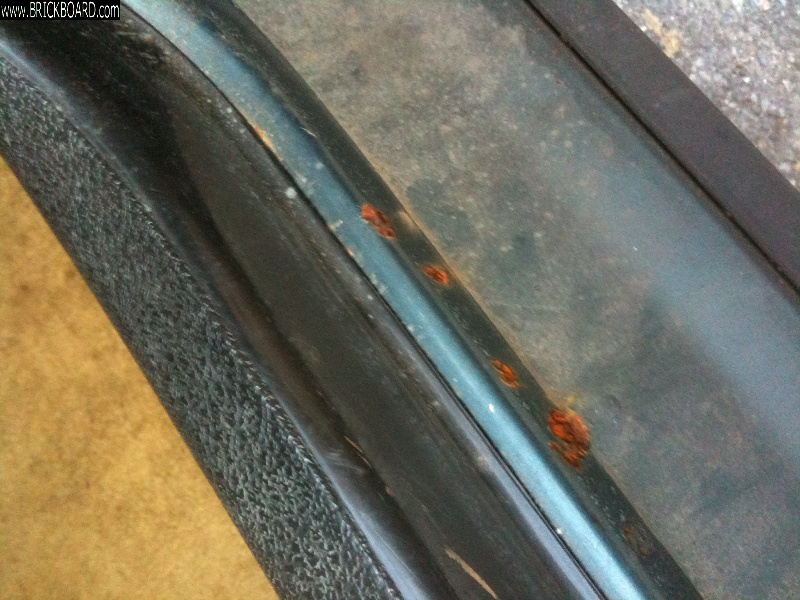 Volvo 200 -- re: 87 245 auto - door sill rust spots