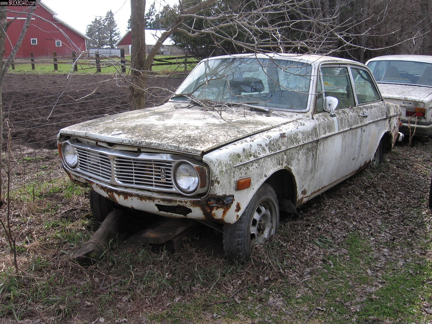 Volvo 140-160 -- '70 142 Parts Car