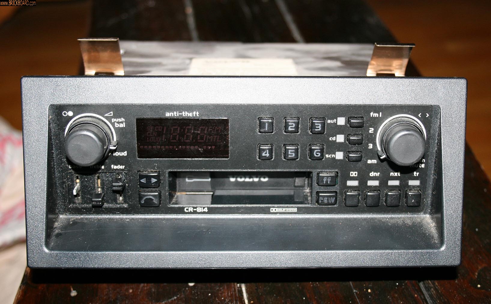 Volvo 900 -- 91 940 GLE Wagon Radio