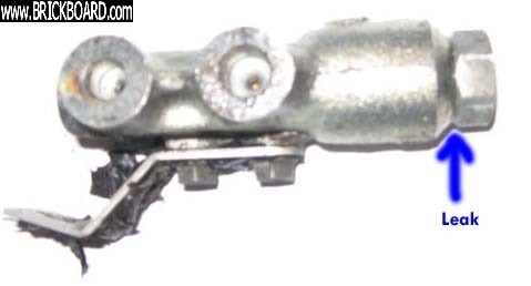 Volvo 900 -- Leaky 1994 940 Brake Junction Box Under Master Cylinder