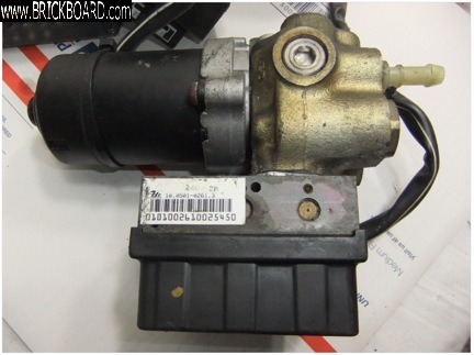 Volvo 850 -- ABS pump non-TRACS unit