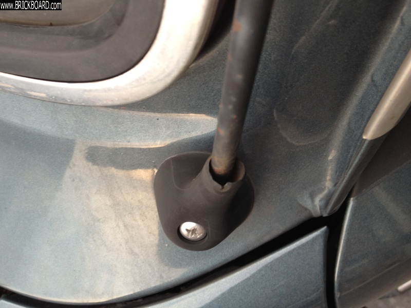 Volvo 200 -- re; 87 245 auto - missing antenna