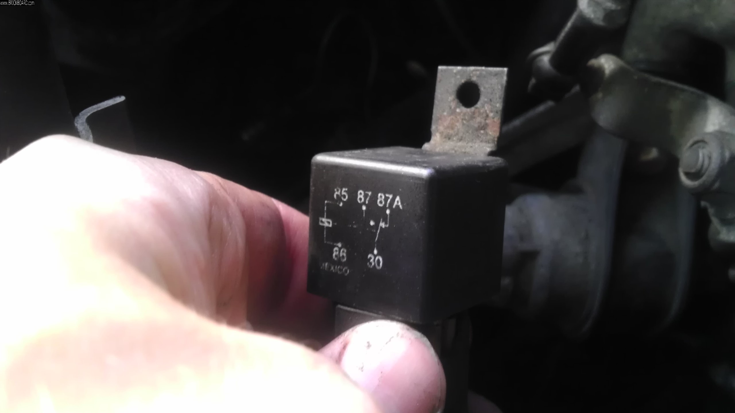 Volvo 200 -- Relay