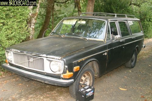 Volvo  -- 145 volvo wagon, black runs fine