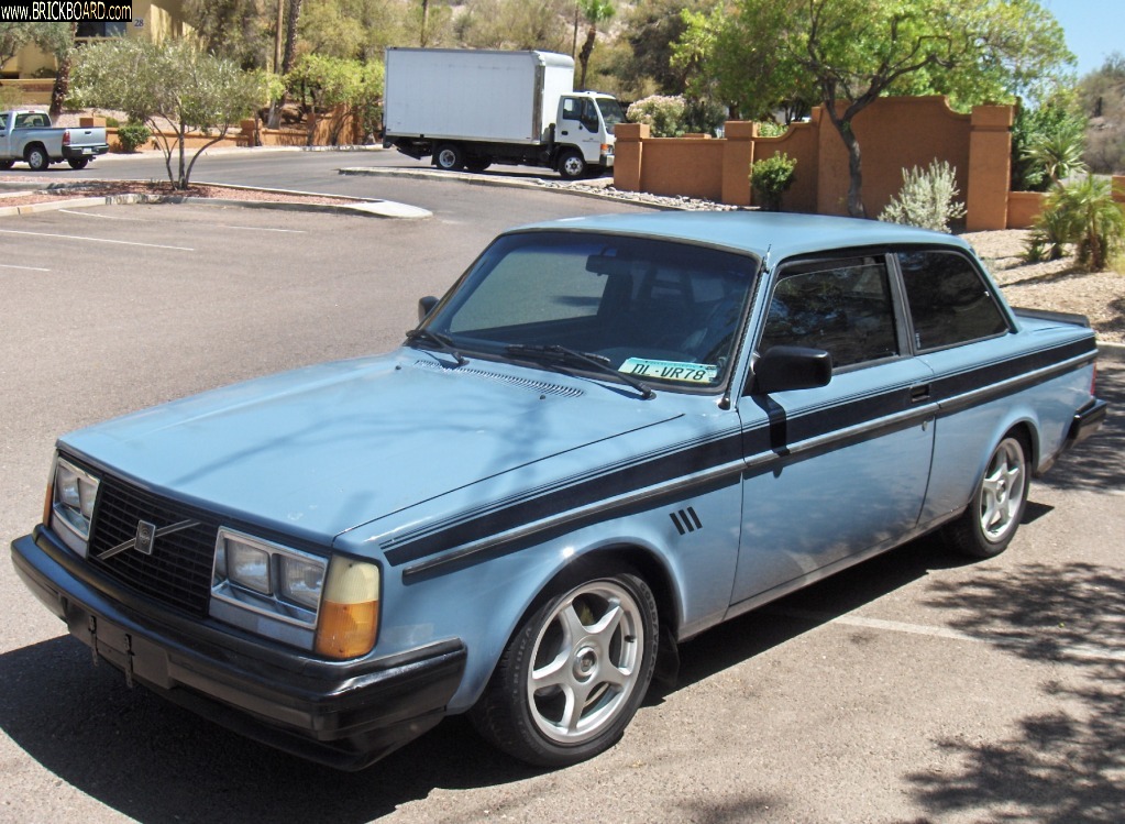 Volvo 200 -- 1980 Volvo 242 