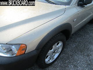 Volvo  -- XC70 ASH GOLD