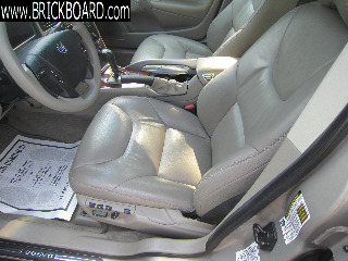 Volvo  -- XC70 ASH GOLD