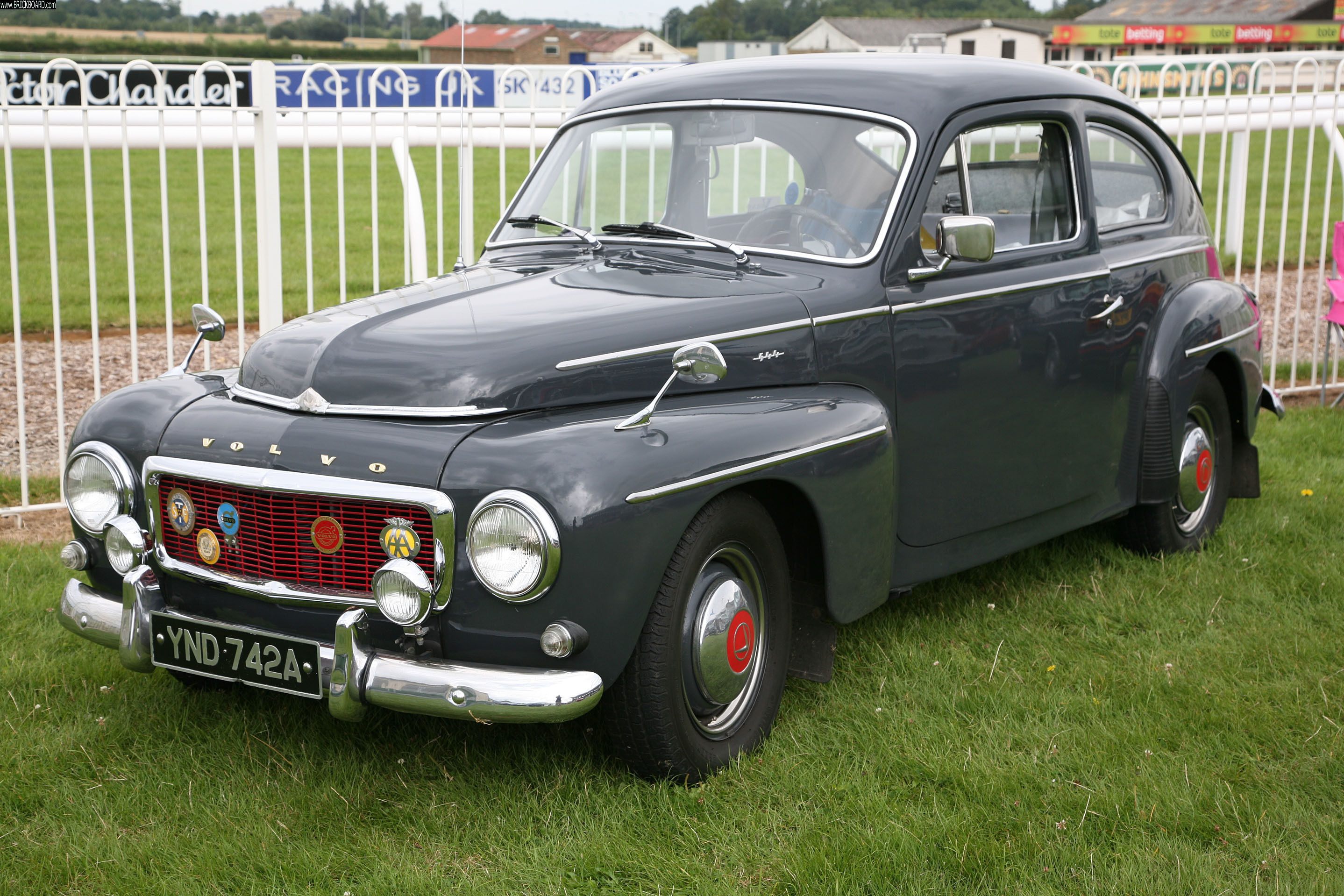 Volvo 444-544 -- pv544E