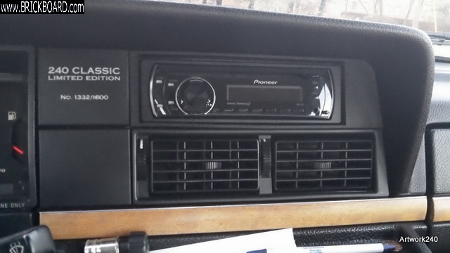 Volvo 200 -- 93 240 Pioneer radio