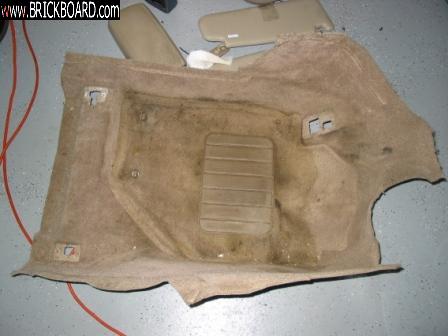 Volvo 850 -- Driver floor mat cleaning - before