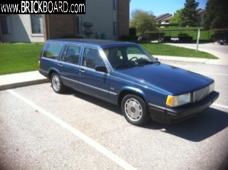 Volvo 700 -- 740GLE Wagon 1990