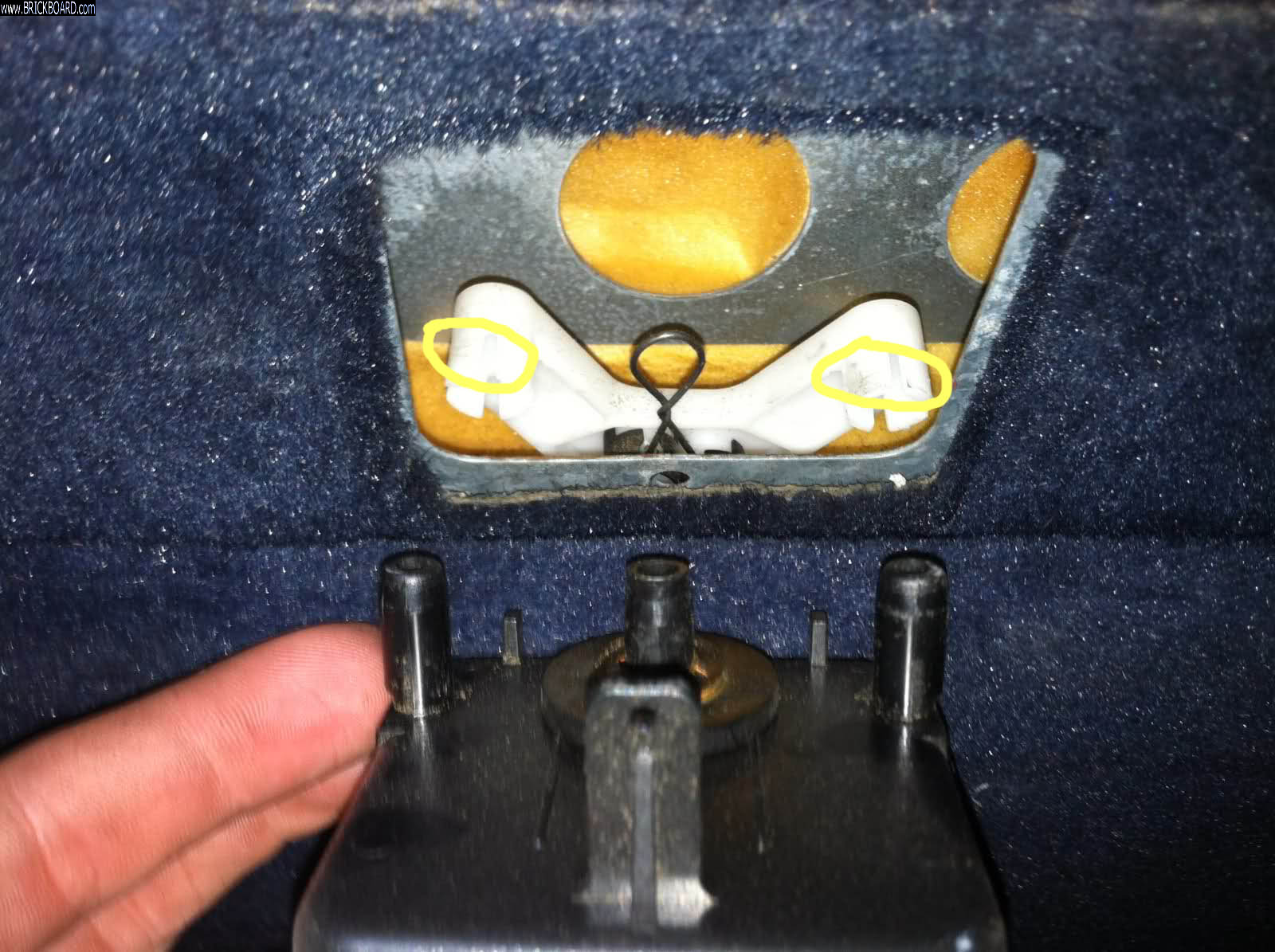 Volvo 200 -- Broken white seatback