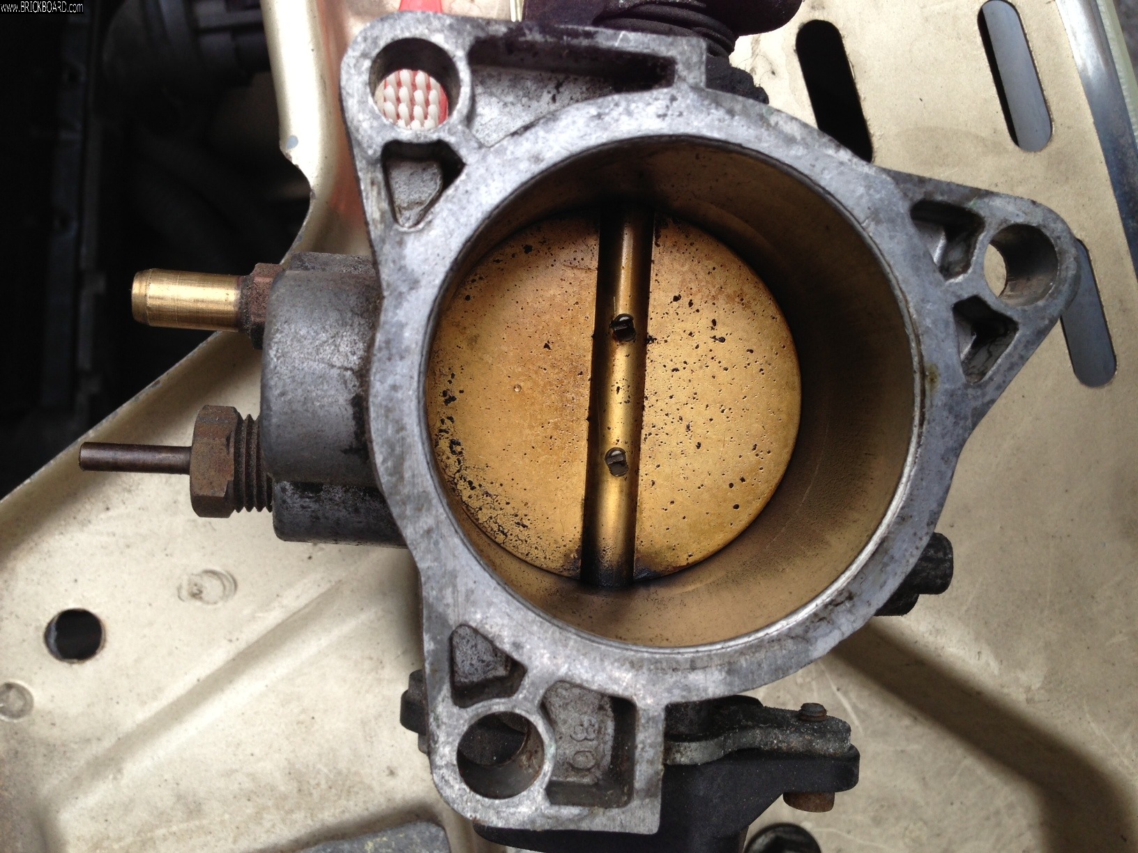 Volvo 200 -- Volvo 240 Throttle Body