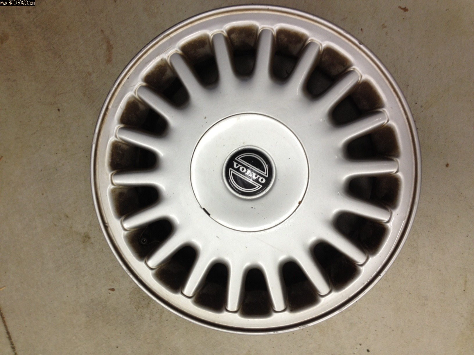 Volvo  -- 1997 Volvo 965 Alloy Wheel