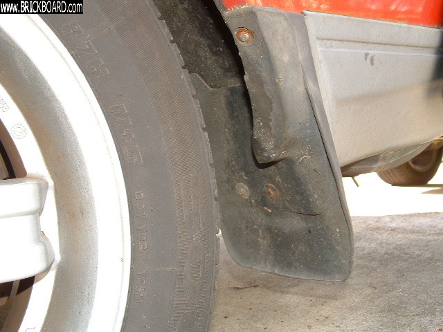 Volvo 200 -- Mud flap mounting