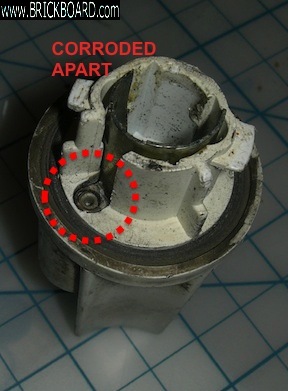 Volvo 700 -- Blub holder corrosion 700, 900, 200