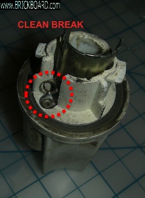 Volvo 700 -- Bulb holder shown broken apart 740, 940, 240