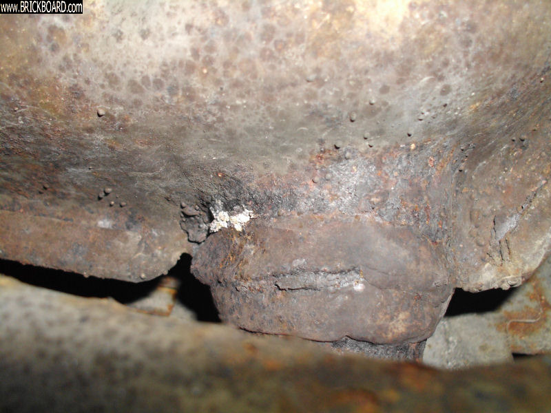 Volvo 850 -- Rear Pipe to Muffler Junction on an 850