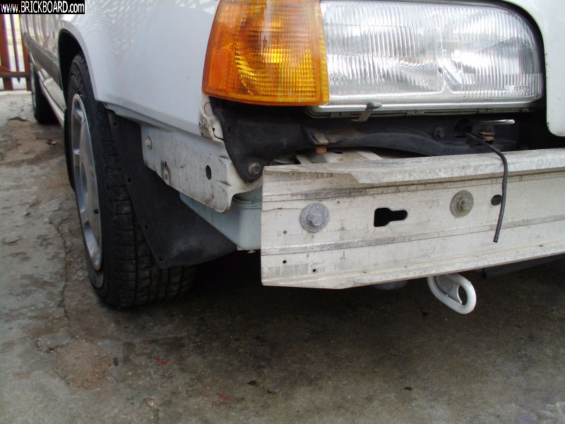 Volvo 850 -- "Torn