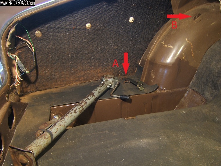 Volvo 120-130 -- Volvo jack - how to stow?