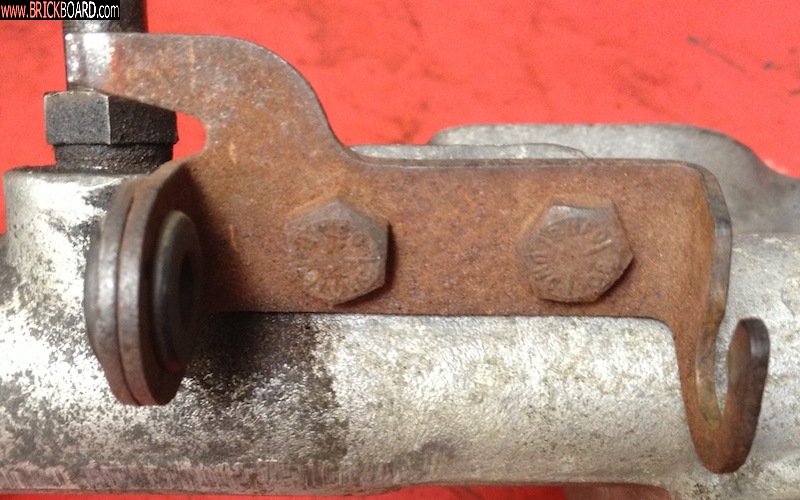 Volvo 120-130 -- aluminum intake throttle bracket