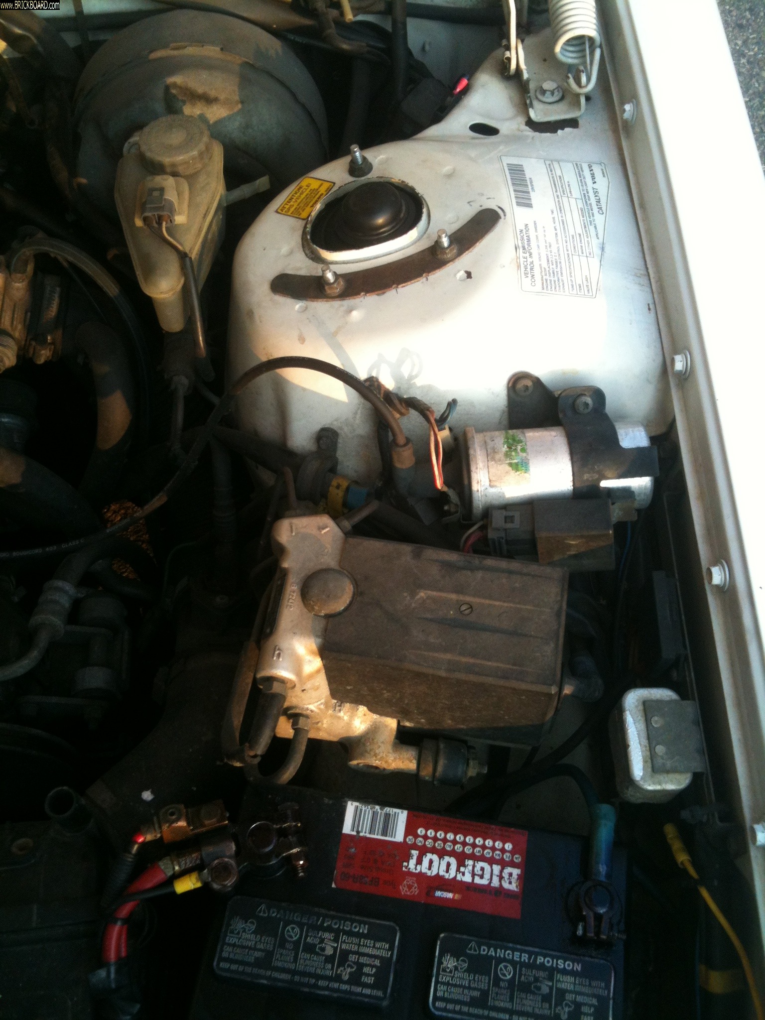 Volvo 200 -- Brian Wiley//No Start Smoke Area