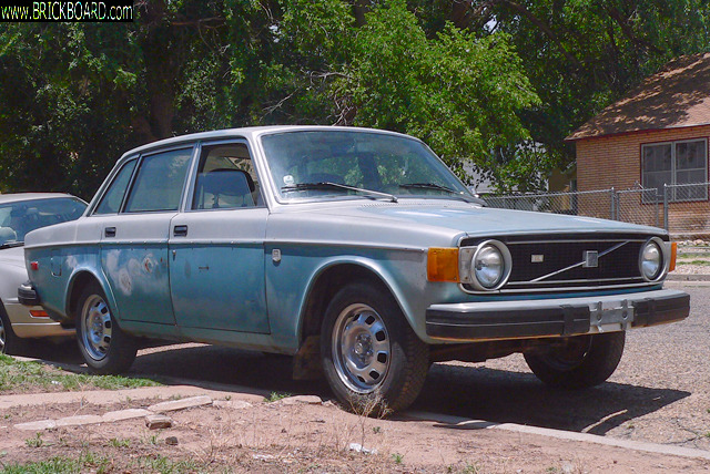 Volvo  -- 1974 Volvo 144 GL