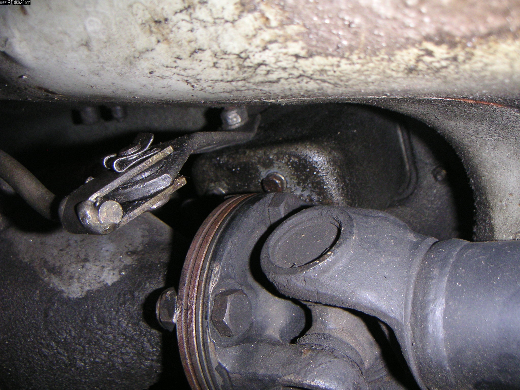 Volvo 200 -- '92 240 Wagon, transmission mount and shifter rod adjustment