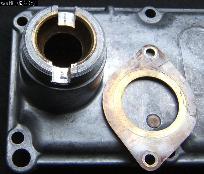 Volvo 120-130 -- gearbox cover pic2