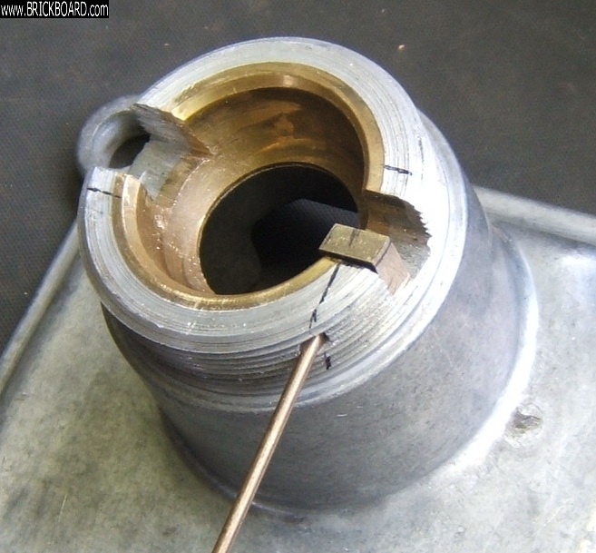 Volvo 120-130 -- gearbox cover pic3