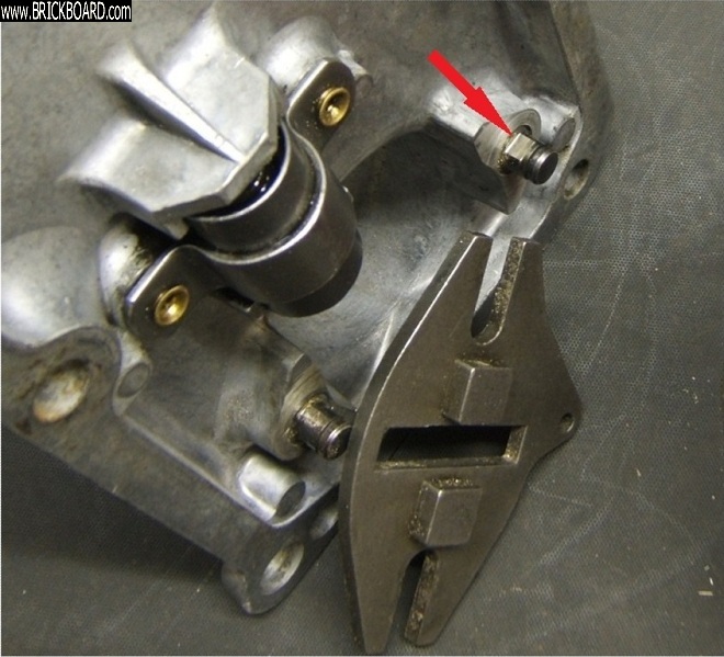 Volvo 120-130 -- gearbox cover pic5