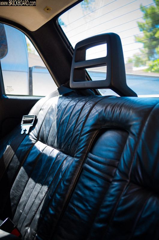Volvo 200 -- Volvo 244 rear headrests