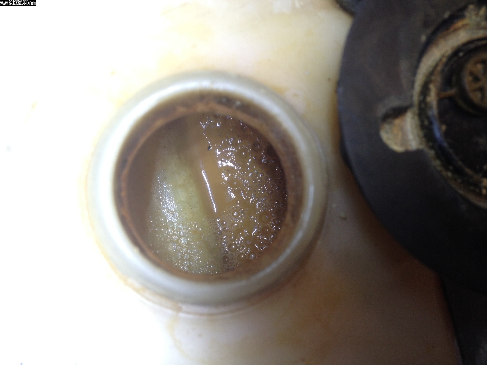 Volvo  -- 1993 240/engine campartment