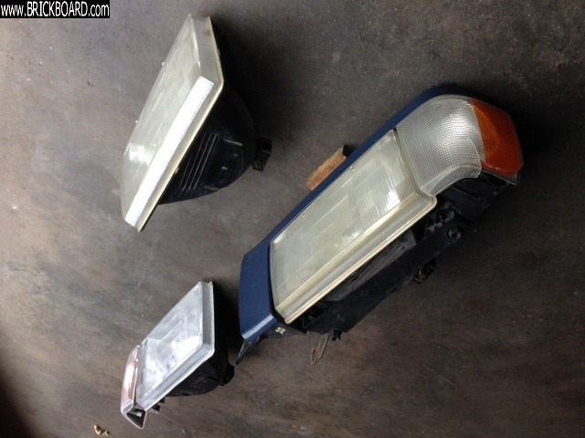 Volvo 900 -- 940 headlight and assembly w/ turn signal assembly