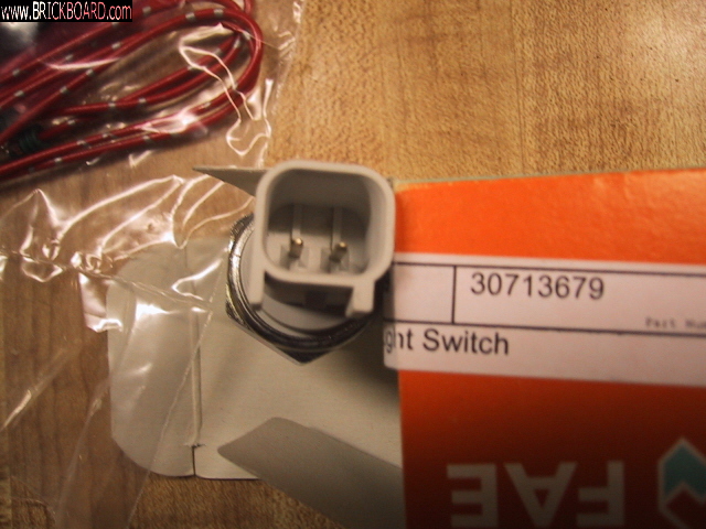 Volvo 200 -- New Style Reverse Light Switch 02
